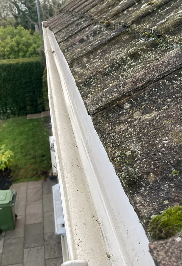 Gutter clearing after